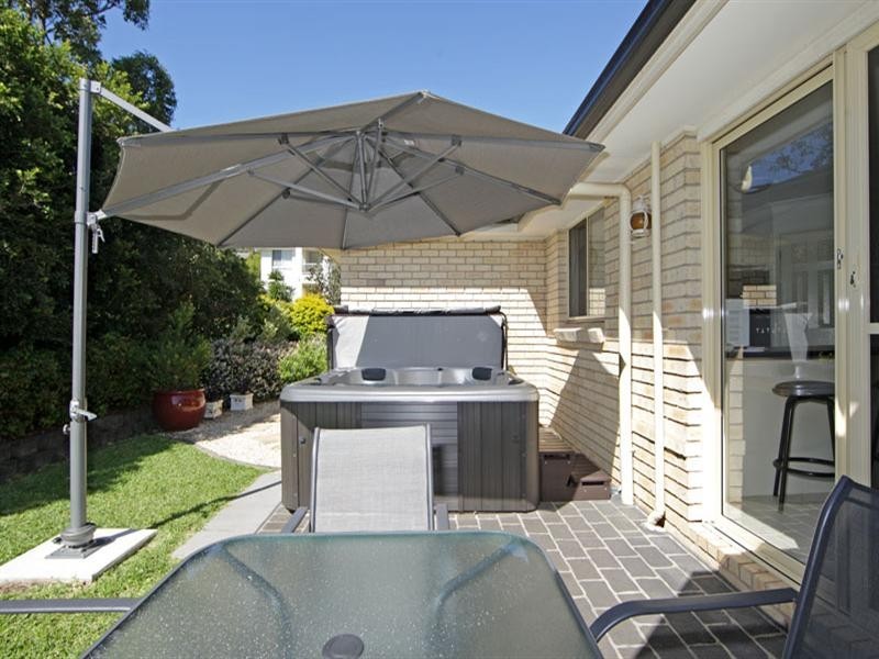 16 Bataan Circuit, Bateau Bay NSW 2261