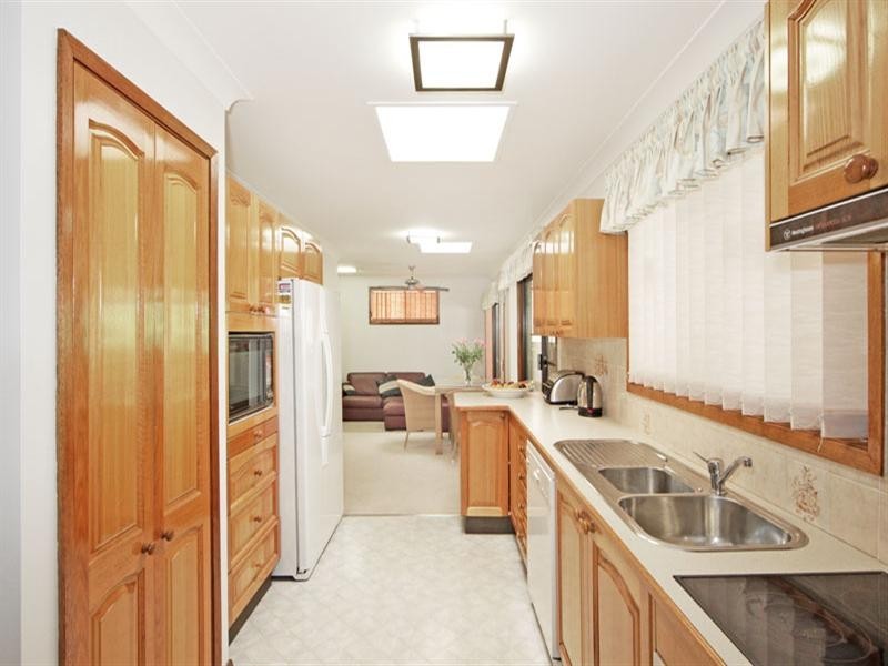 17 Keats Avenue, Bateau Bay NSW 2261