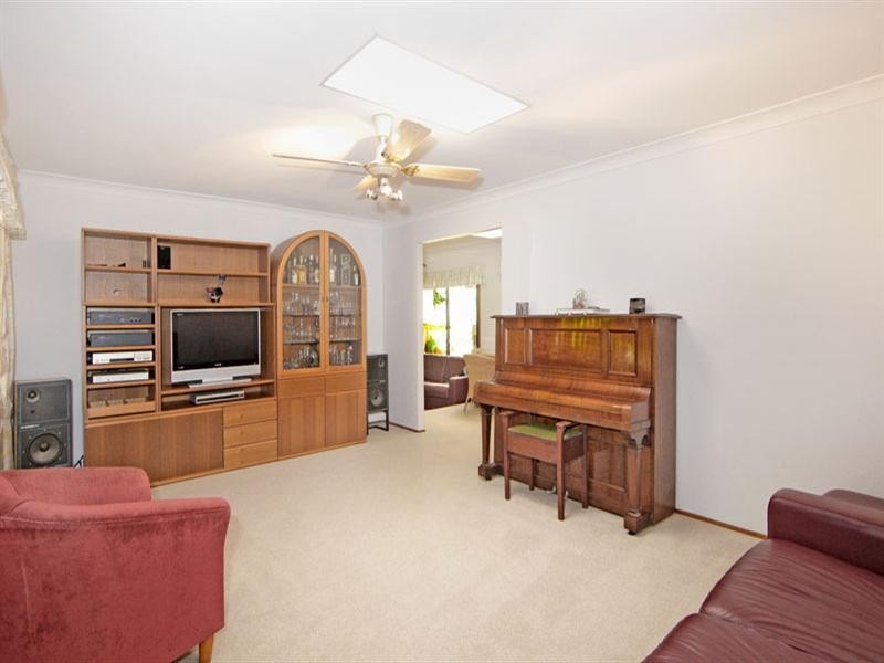 17 Keats Avenue, Bateau Bay NSW 2261