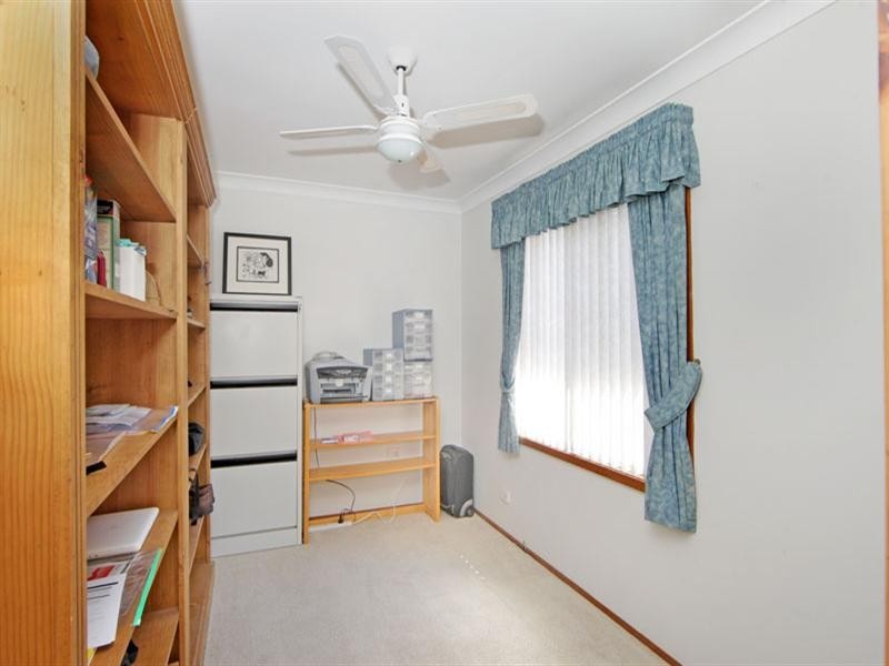 17 Keats Avenue, Bateau Bay NSW 2261