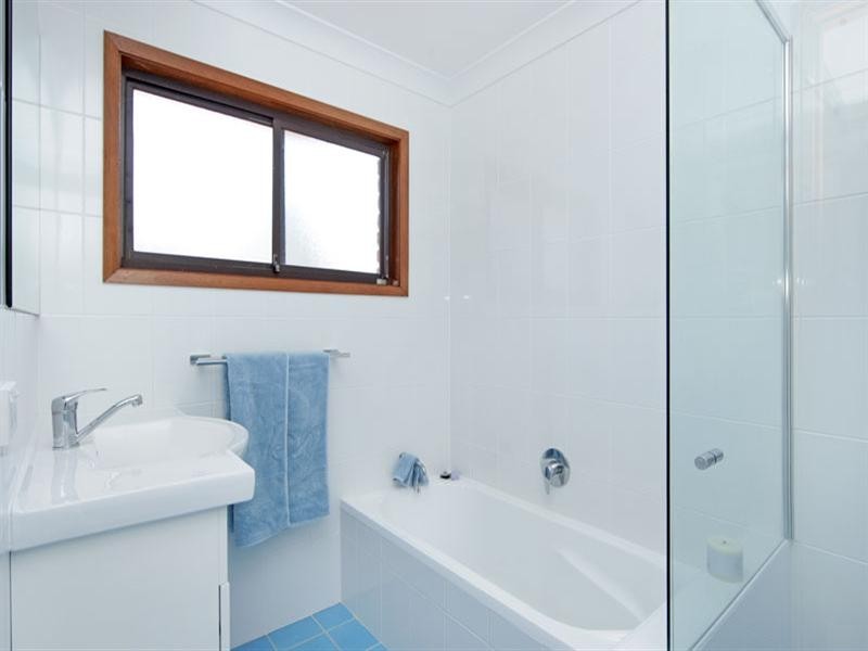 17 Keats Avenue, Bateau Bay NSW 2261