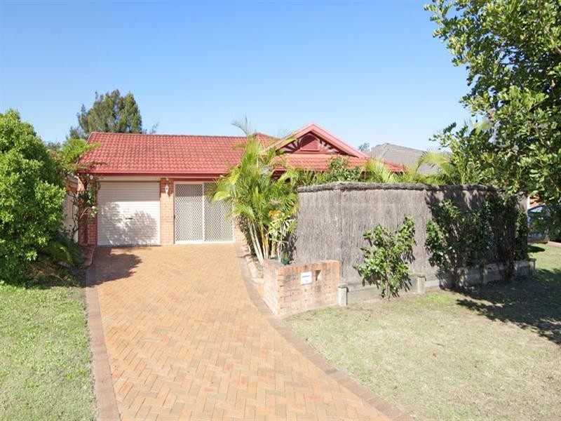 15 Castlereagh Crescent, Bateau Bay NSW 2261