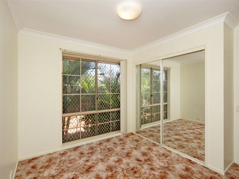 15 Castlereagh Crescent, Bateau Bay NSW 2261