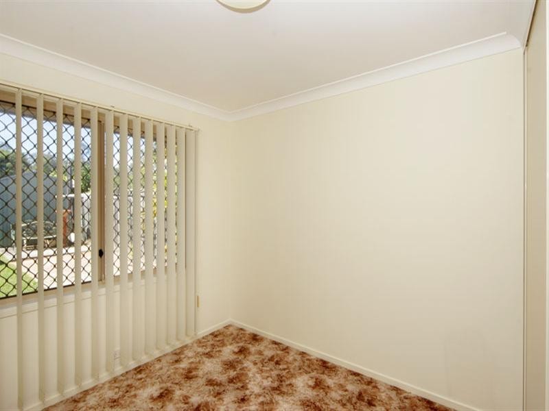 15 Castlereagh Crescent, Bateau Bay NSW 2261