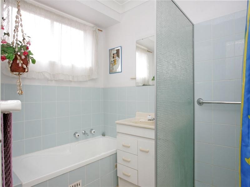 20 Debra Anne Drive, Bateau Bay NSW 2261