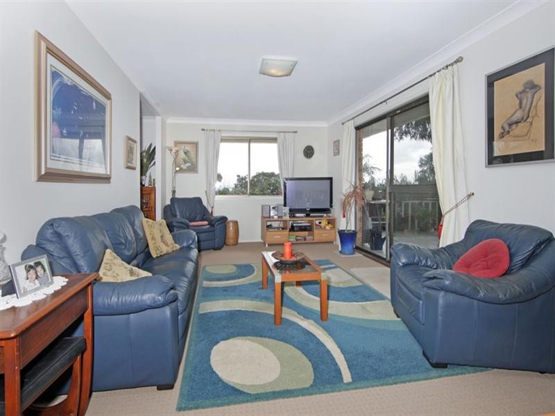 1 Jonathon Close, Bateau Bay NSW 2261
