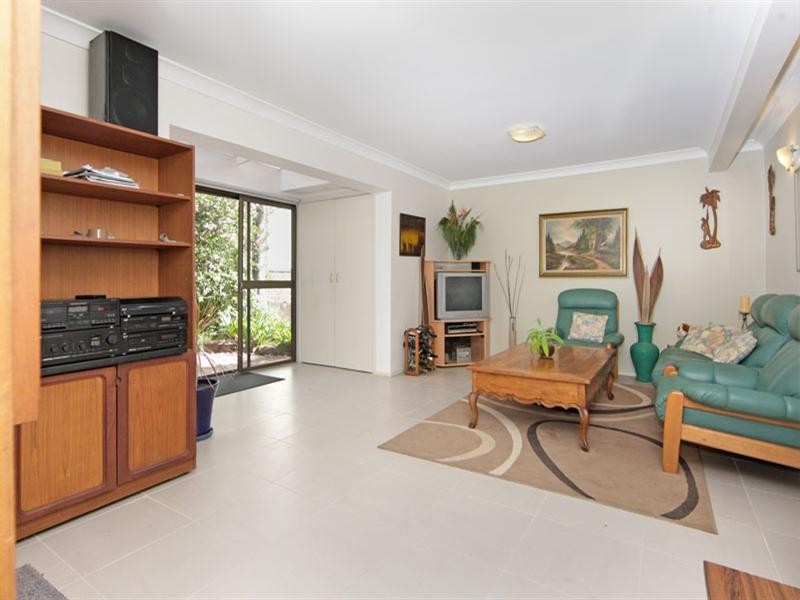 1 Jonathon Close, Bateau Bay NSW 2261