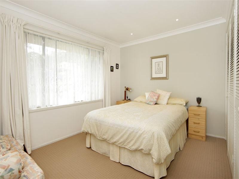 1 Jonathon Close, Bateau Bay NSW 2261