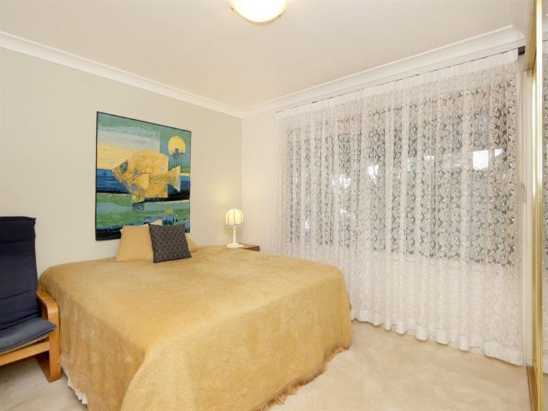 1 Jonathon Close, Bateau Bay NSW 2261
