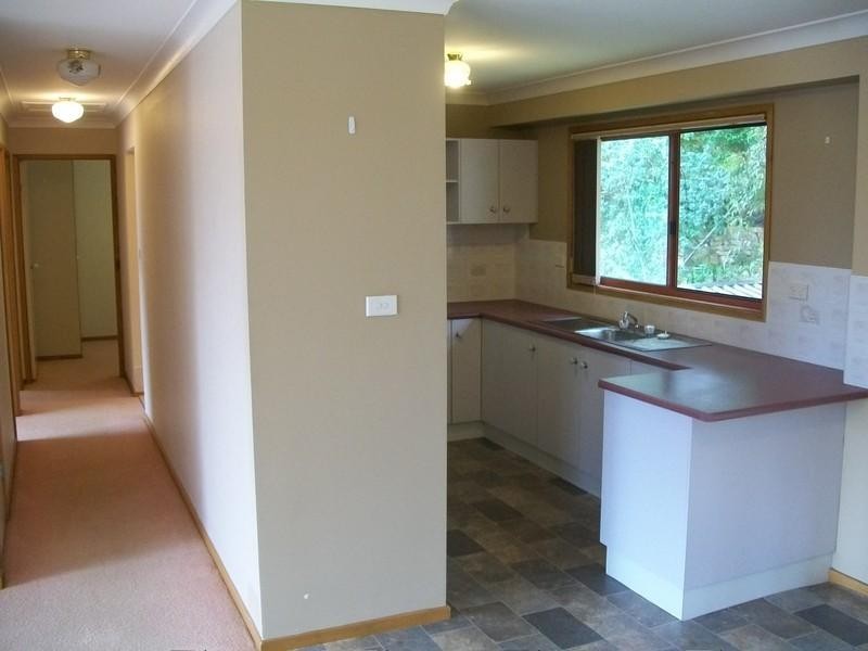 33 Platypus Road, Berkeley Vale NSW 2261