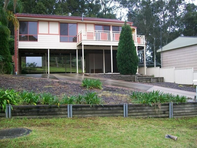 33 Platypus Road, Berkeley Vale NSW 2261