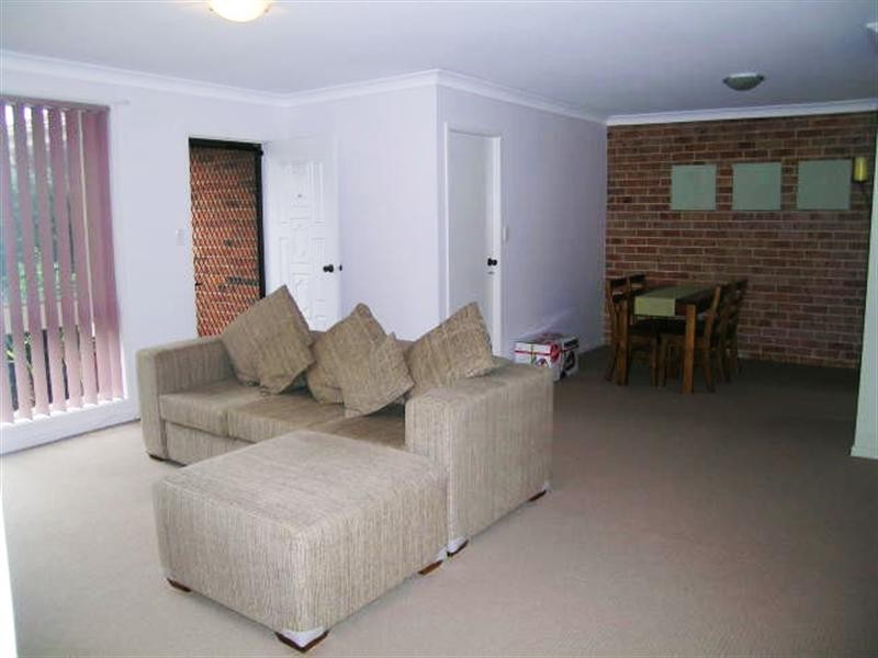 18/1 Hobbs Close, Bateau Bay NSW 2261