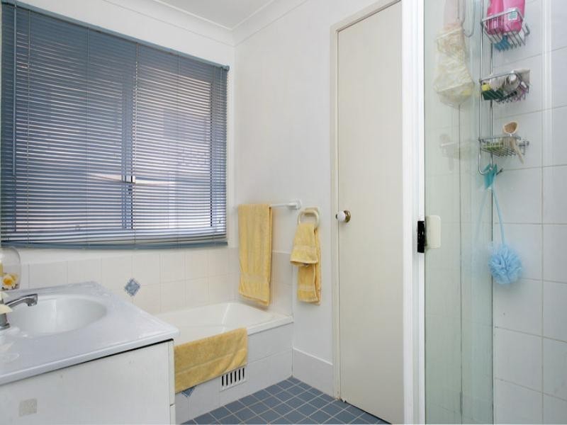 3 Carrington Close, Berkeley Vale NSW 2261