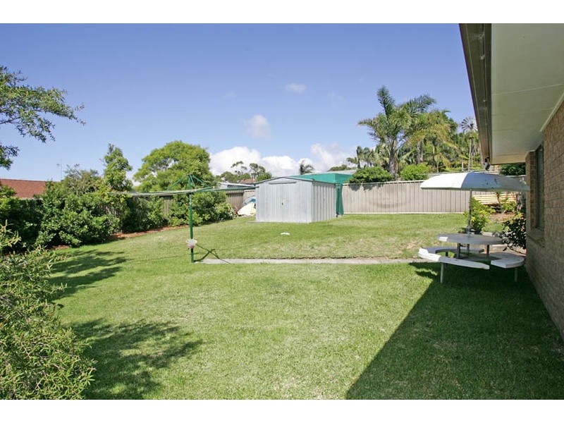 6 Mossman Avenue, Bateau Bay NSW 2261