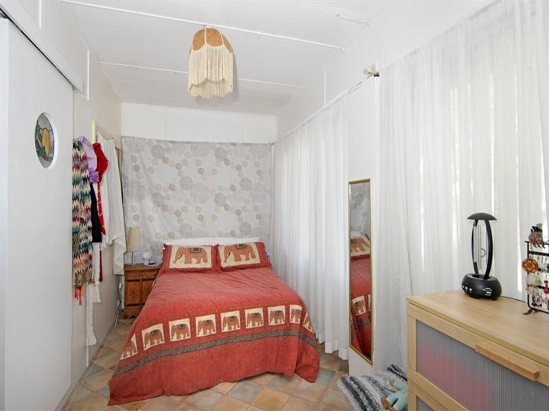 6 Yethonga Avenue, Blue Bay NSW 2261