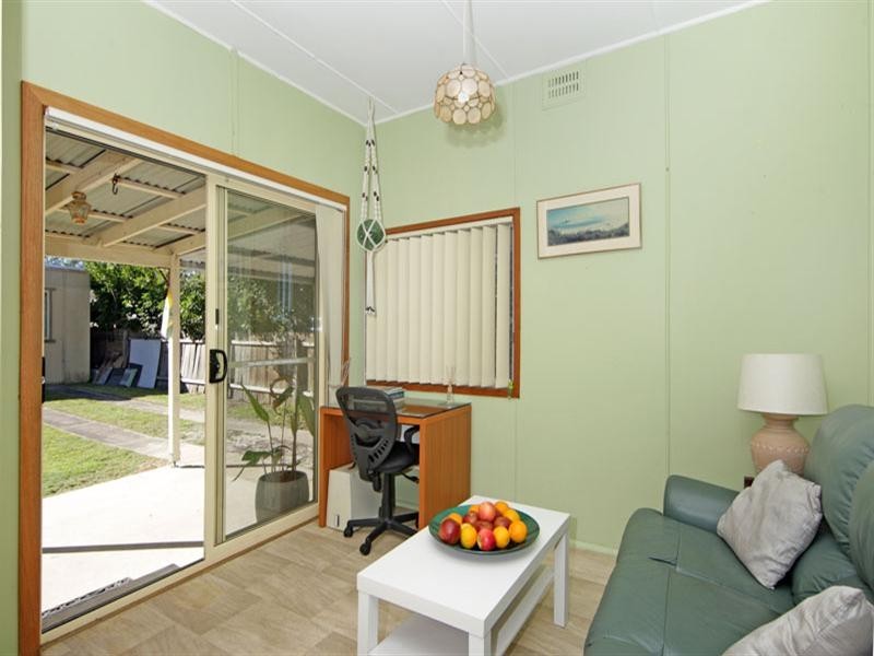 6 Yethonga Avenue, Blue Bay NSW 2261