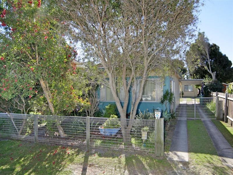 6 Yethonga Avenue, Blue Bay NSW 2261