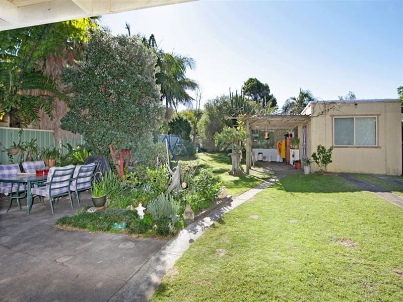 6 Yethonga Avenue, Blue Bay NSW 2261