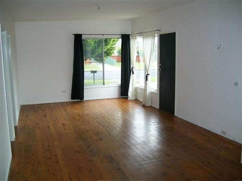 40 Kathleen White Crescent, Killarney Vale NSW 2261