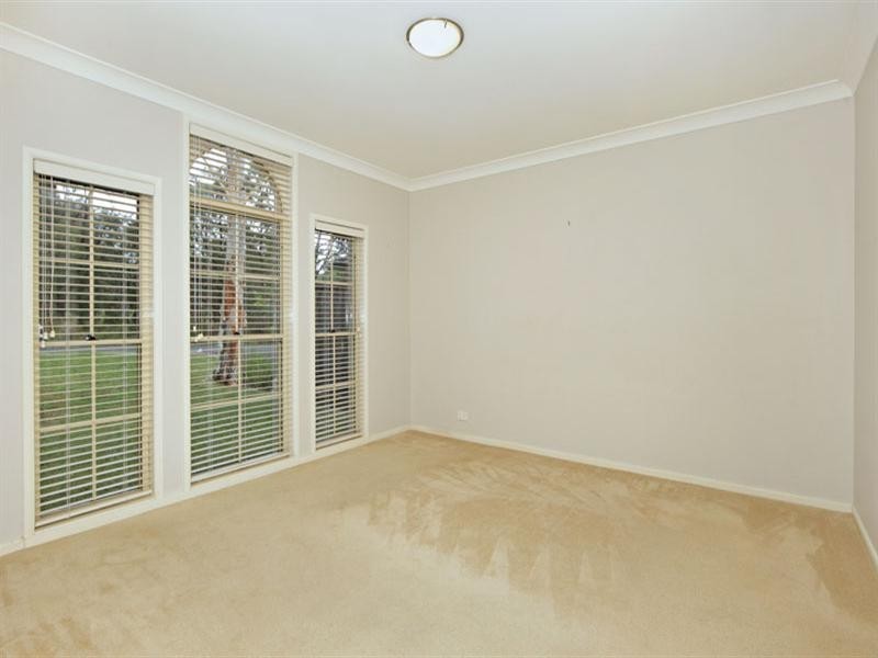 25 Passage Road, Bateau Bay NSW 2261