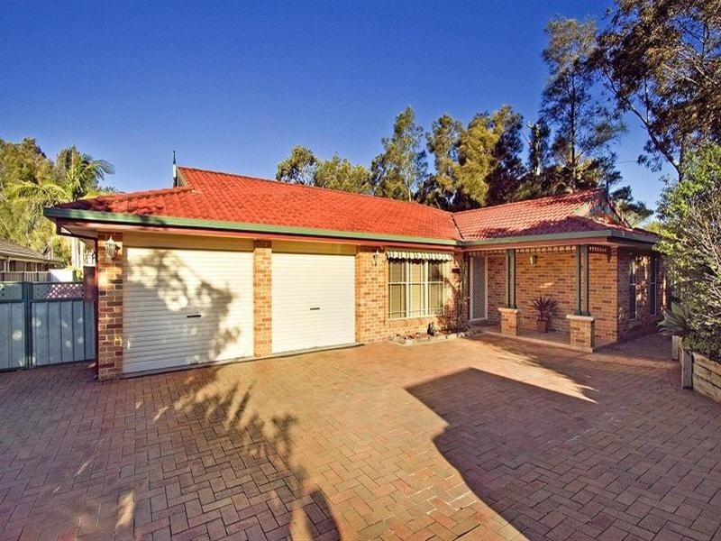1 Castlereagh Crescent, Bateau Bay NSW 2261
