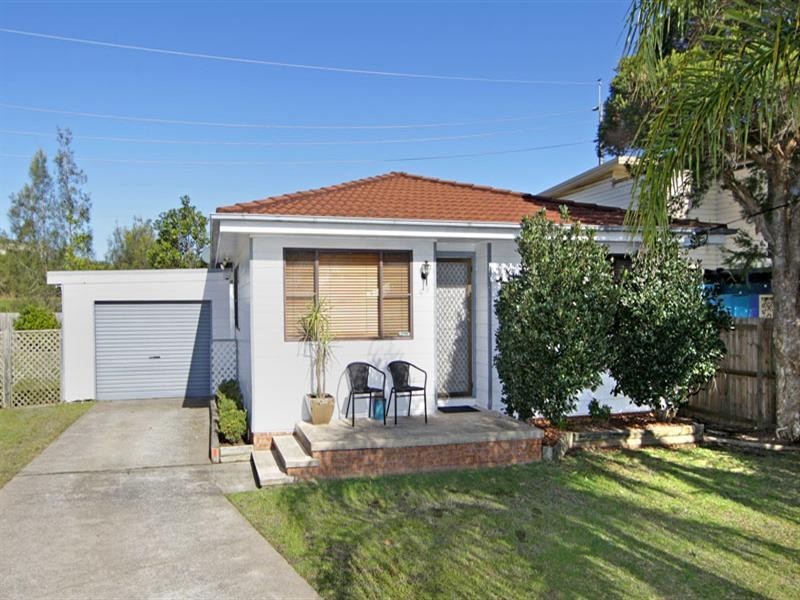 48 Kathleen White Crescent, Killarney Vale NSW 2261