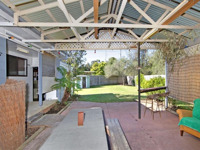 48 Kathleen White Crescent, Killarney Vale NSW 2261