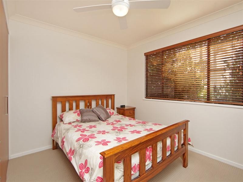 48 Kathleen White Crescent, Killarney Vale NSW 2261