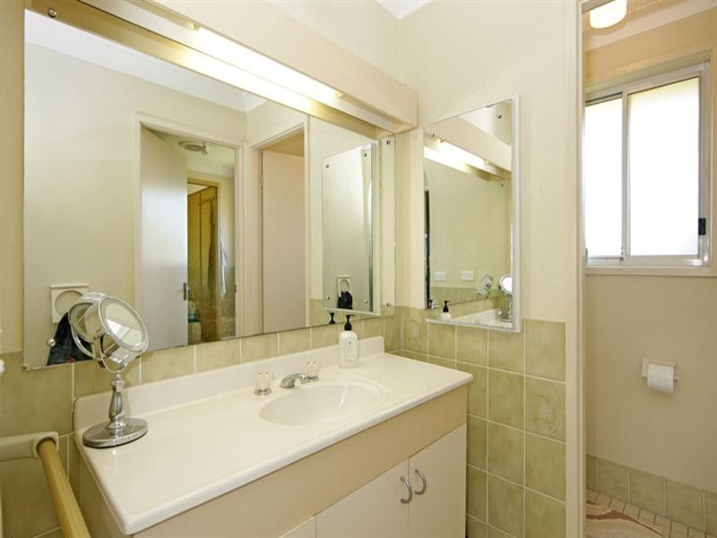 3 Lamb Close, Bateau Bay NSW 2261