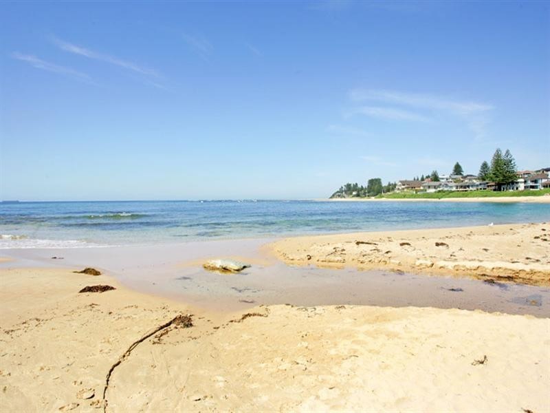 142 Ocean Parade, Blue Bay NSW 2261