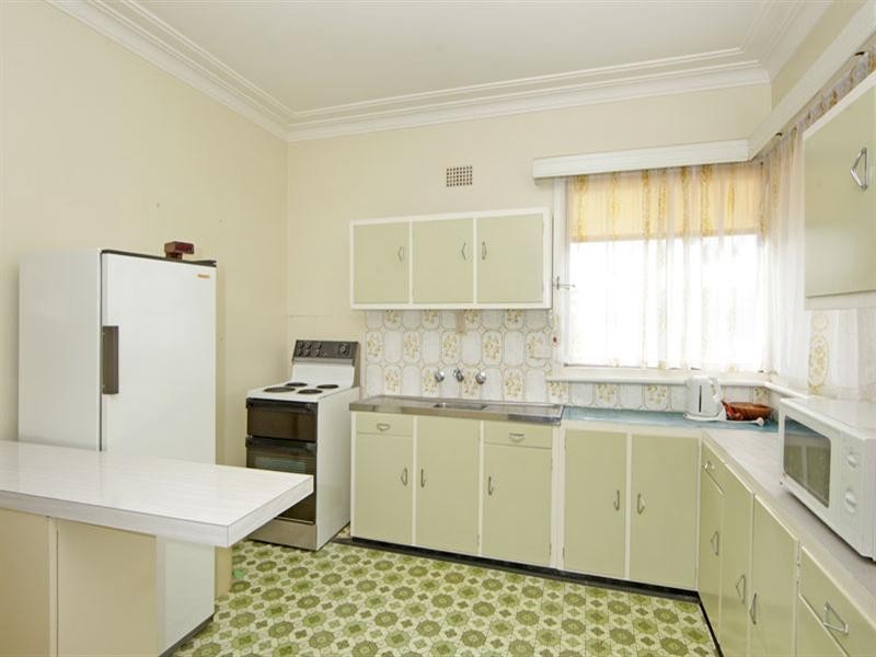 42 Shortland Avenue, Killarney Vale NSW 2261