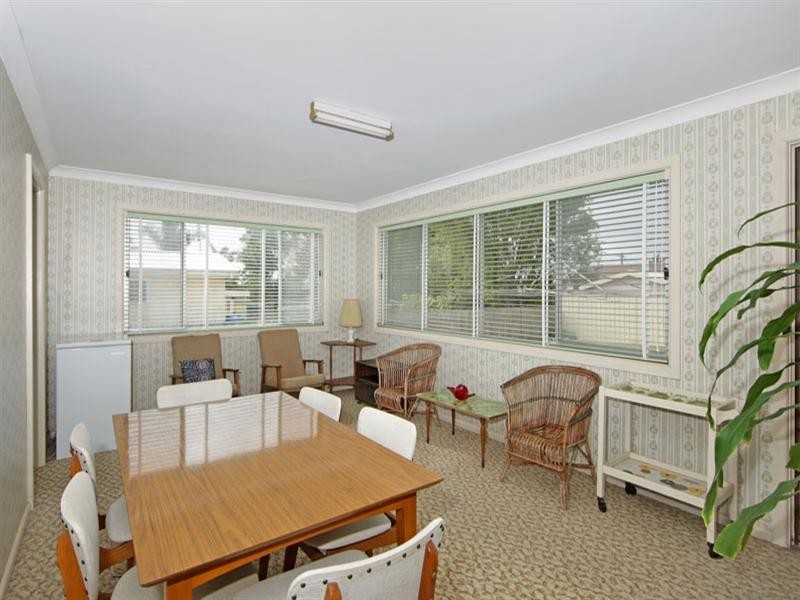 42 Shortland Avenue, Killarney Vale NSW 2261