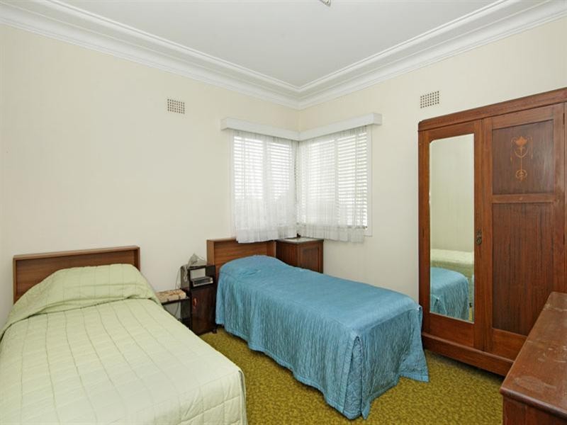 42 Shortland Avenue, Killarney Vale NSW 2261