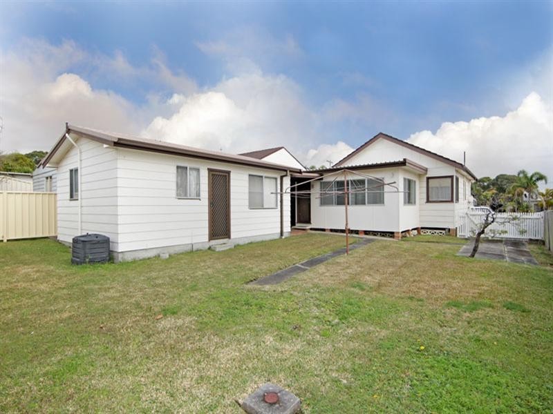 42 Shortland Avenue, Killarney Vale NSW 2261