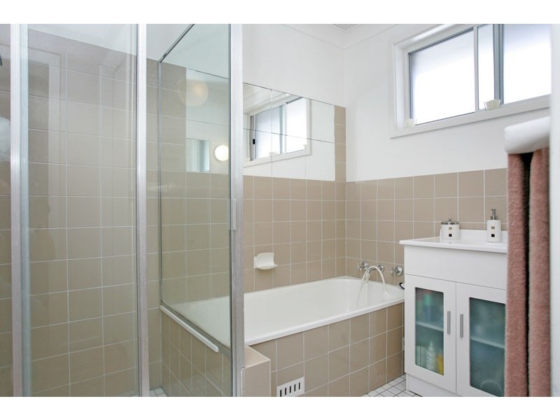 35 Mermaid Drive, Bateau Bay NSW 2261