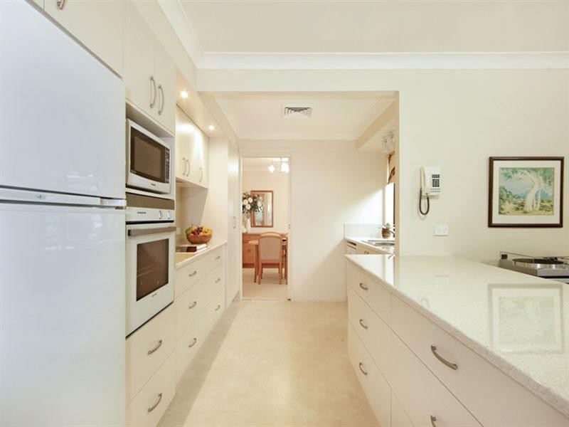 4 Caloola Close, Bateau Bay NSW 2261