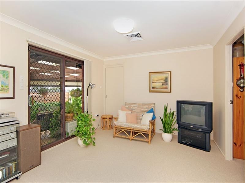 4 Caloola Close, Bateau Bay NSW 2261
