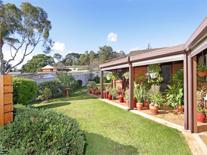 4 Caloola Close, Bateau Bay NSW 2261