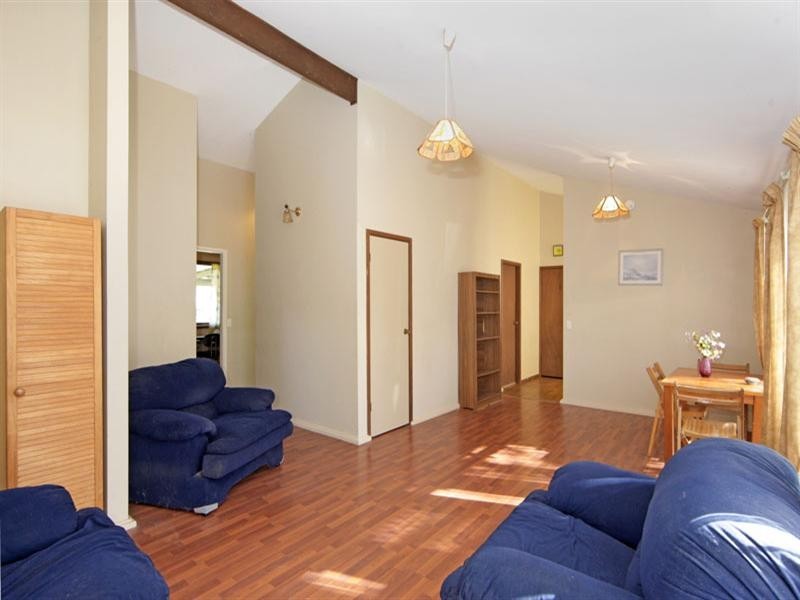 64 Albatross Road, Berkeley Vale NSW 2261