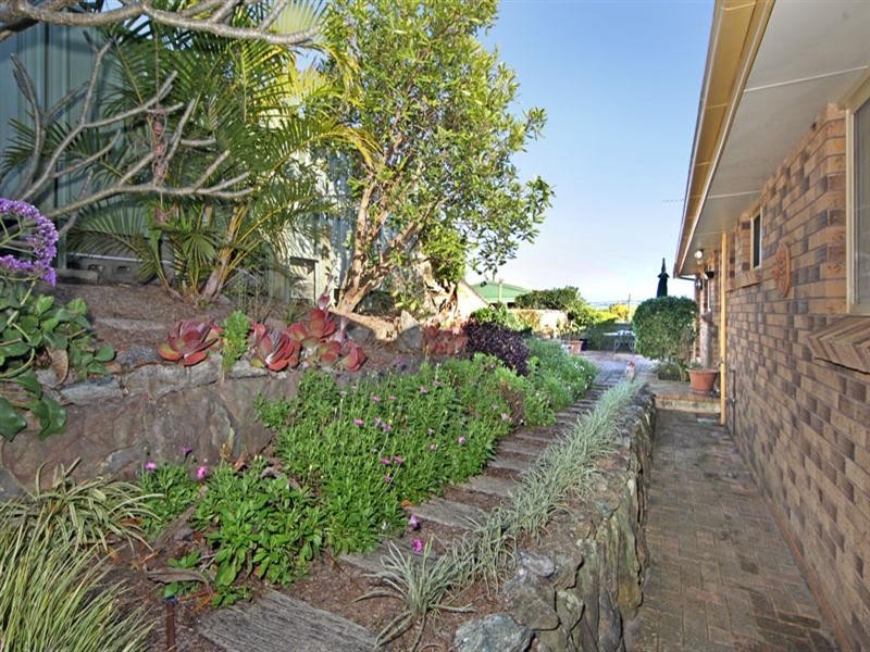 1 Stephenson Road, Bateau Bay NSW 2261