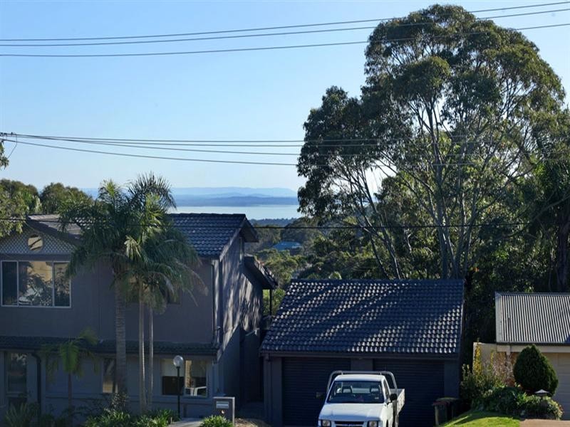 1 Stephenson Road, Bateau Bay NSW 2261
