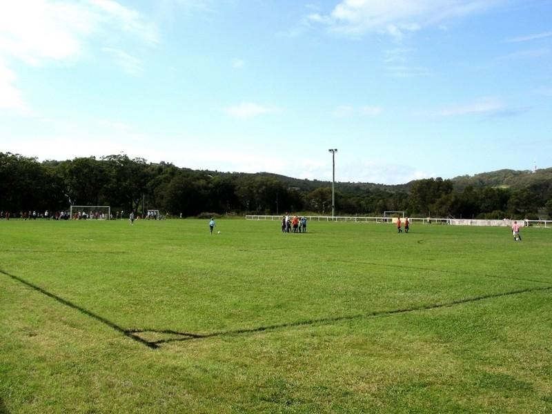 9 Sir Joseph Banks Drive, Bateau Bay NSW 2261