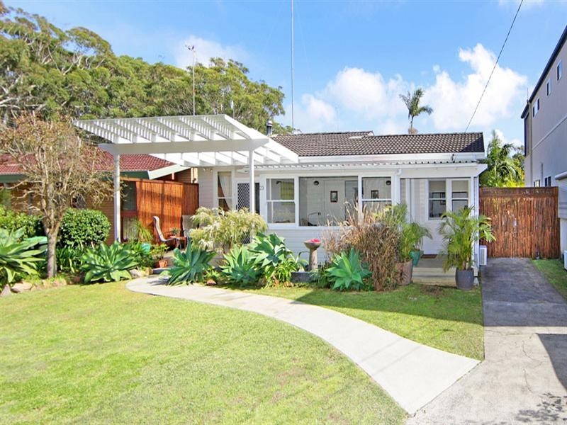 23 Reserve Drive, Bateau Bay NSW 2261