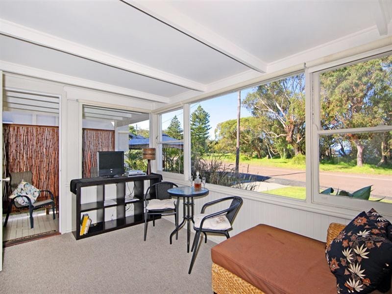 23 Reserve Drive, Bateau Bay NSW 2261