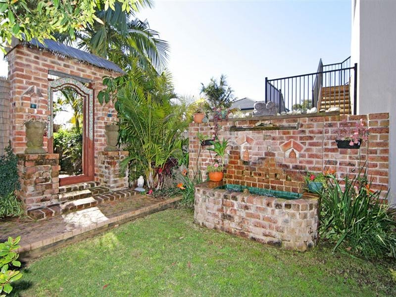 23 Reserve Drive, Bateau Bay NSW 2261