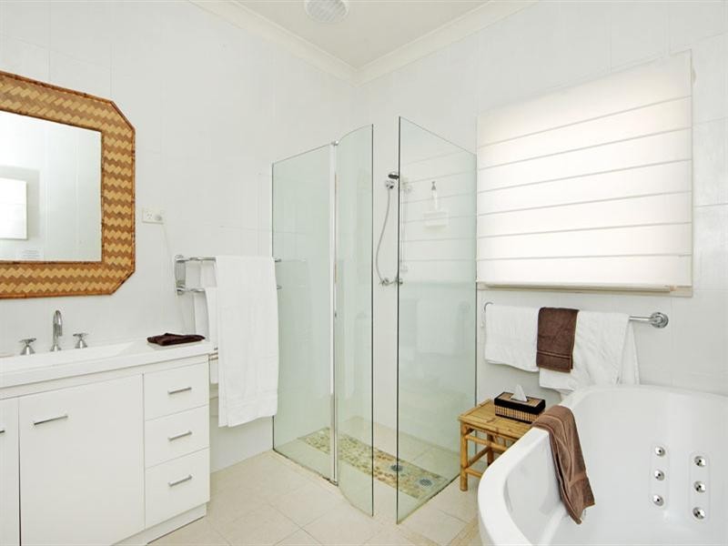 23 Reserve Drive, Bateau Bay NSW 2261