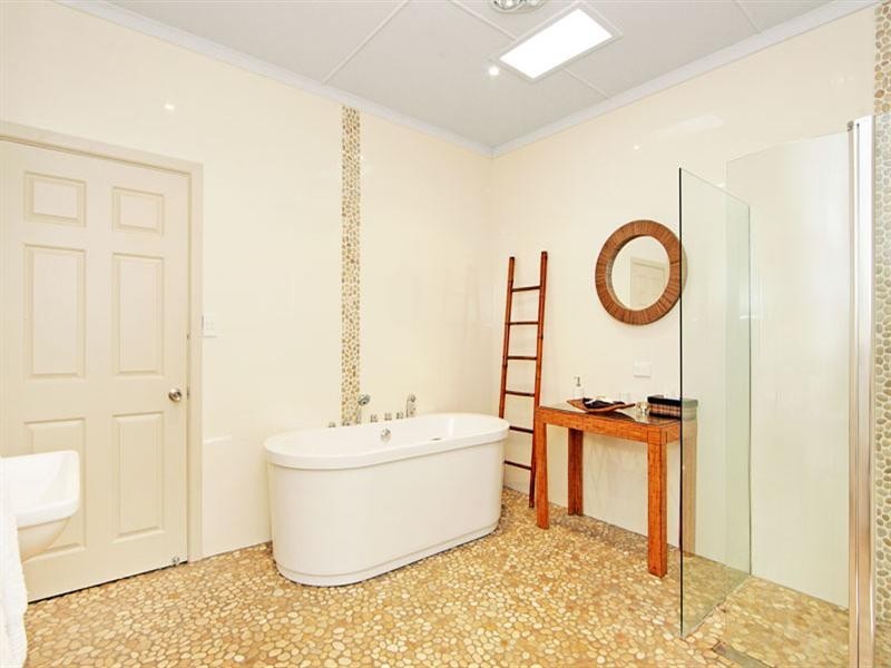 23 Reserve Drive, Bateau Bay NSW 2261