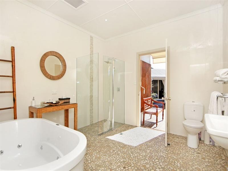 23 Reserve Drive, Bateau Bay NSW 2261