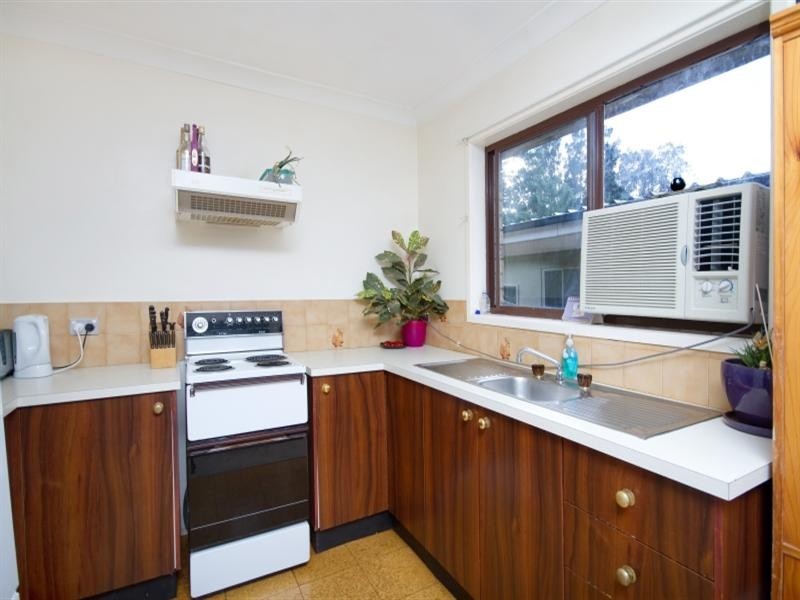 9 Platypus Road, Berkeley Vale NSW 2261