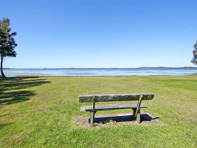 9 Platypus Road, Berkeley Vale NSW 2261